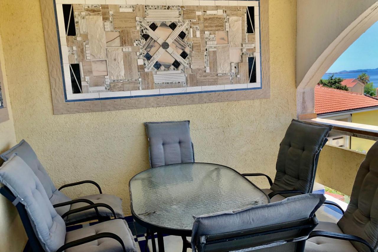 Villa Latina With 6 Apartments And A Shared Pool Вир Екстер'єр фото