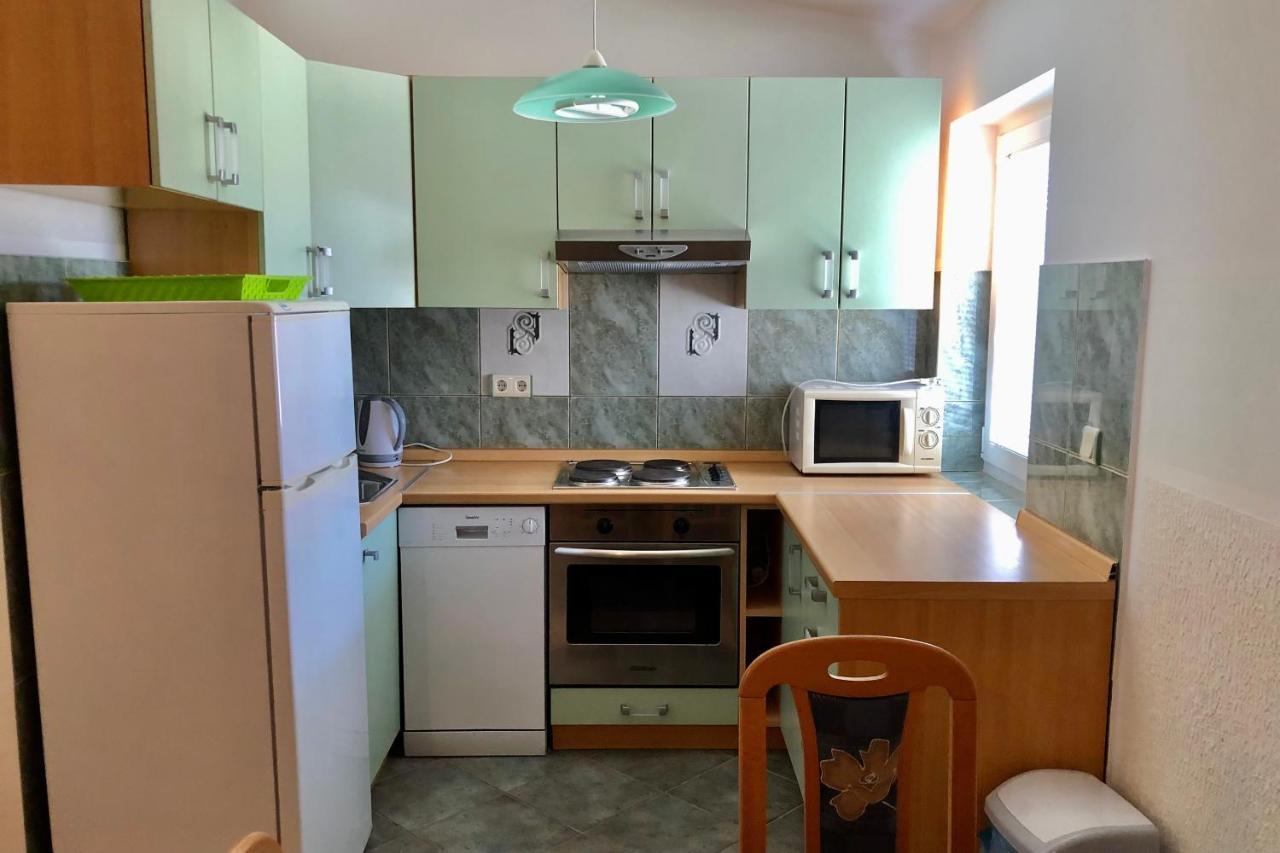 Villa Latina With 6 Apartments And A Shared Pool Вир Екстер'єр фото