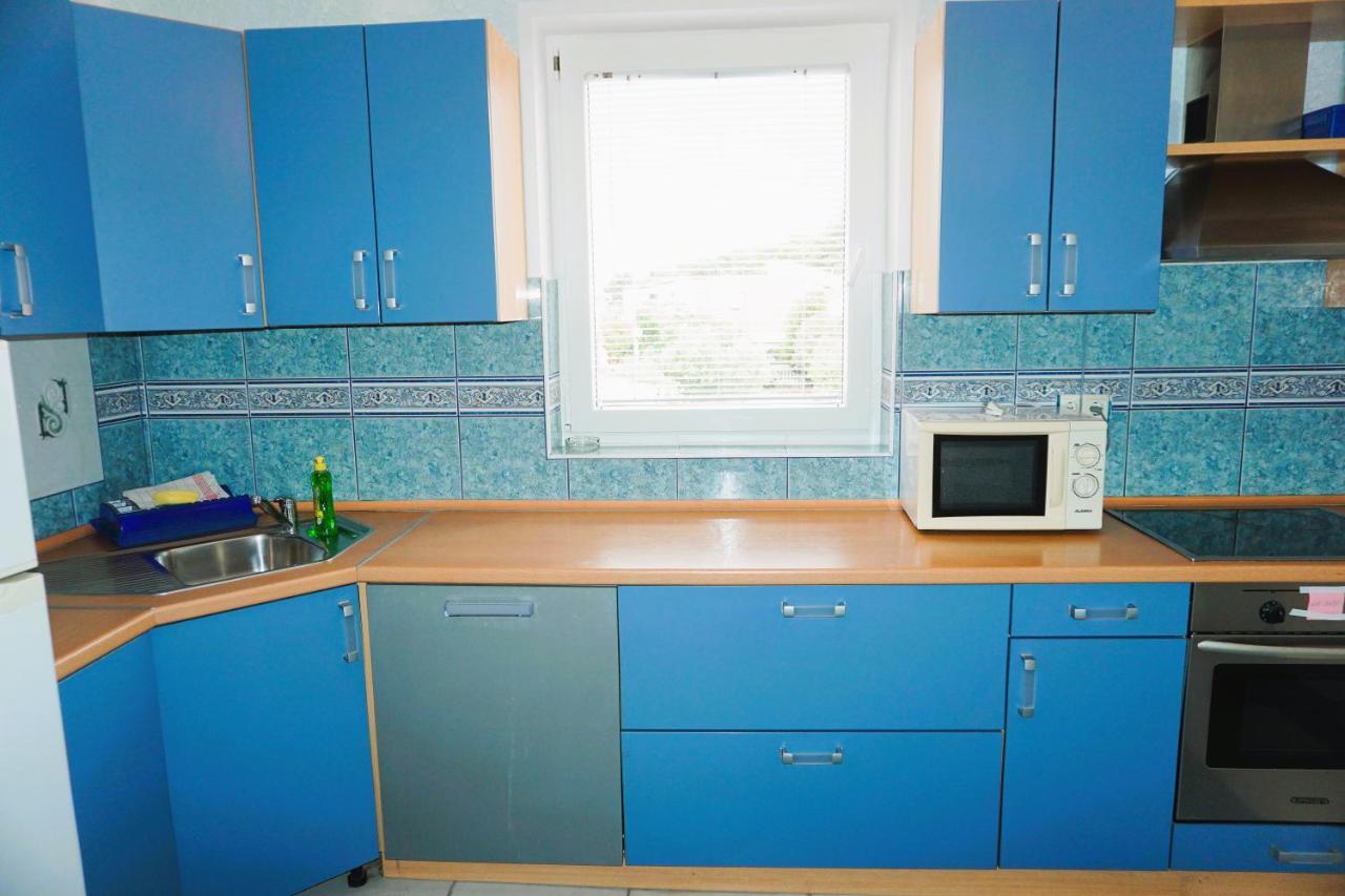 Villa Latina With 6 Apartments And A Shared Pool Вир Екстер'єр фото
