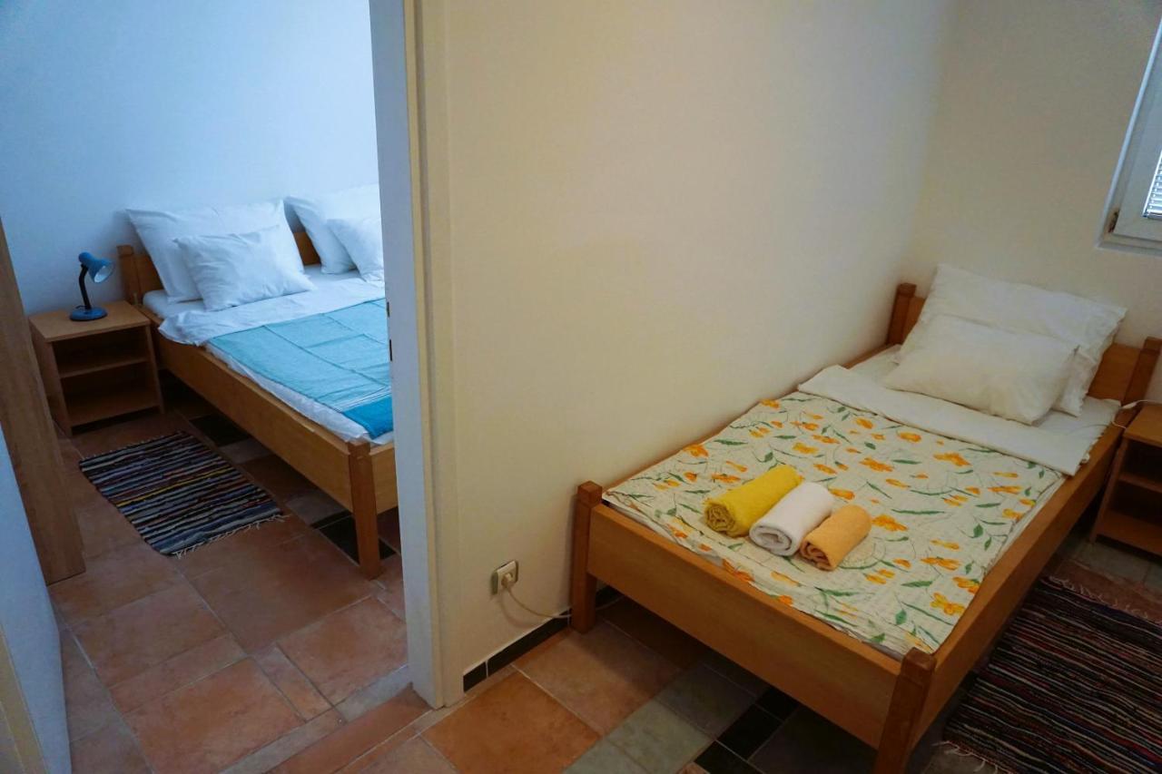 Villa Latina With 6 Apartments And A Shared Pool Вир Екстер'єр фото
