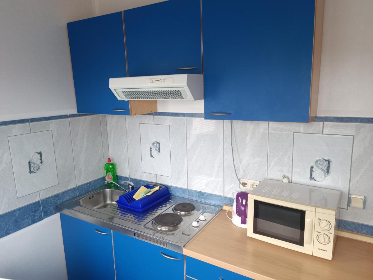 Villa Latina With 6 Apartments And A Shared Pool Вир Екстер'єр фото