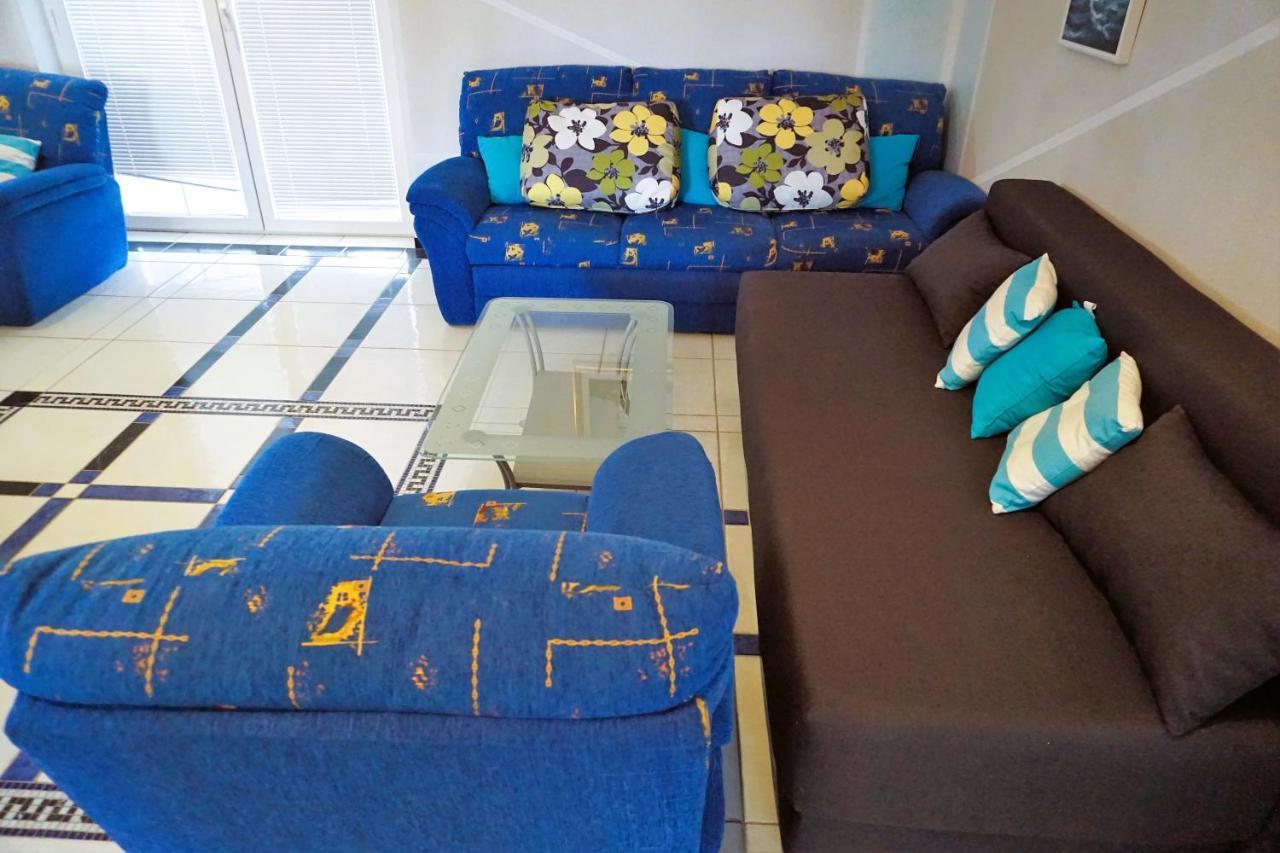 Villa Latina With 6 Apartments And A Shared Pool Вир Екстер'єр фото
